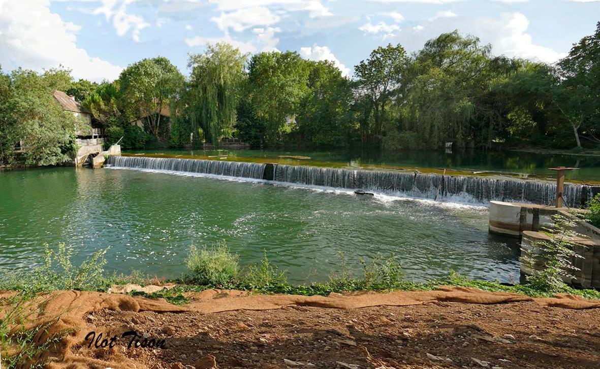 Appartamento Les Jardins Du Clain Poitiers Esterno foto