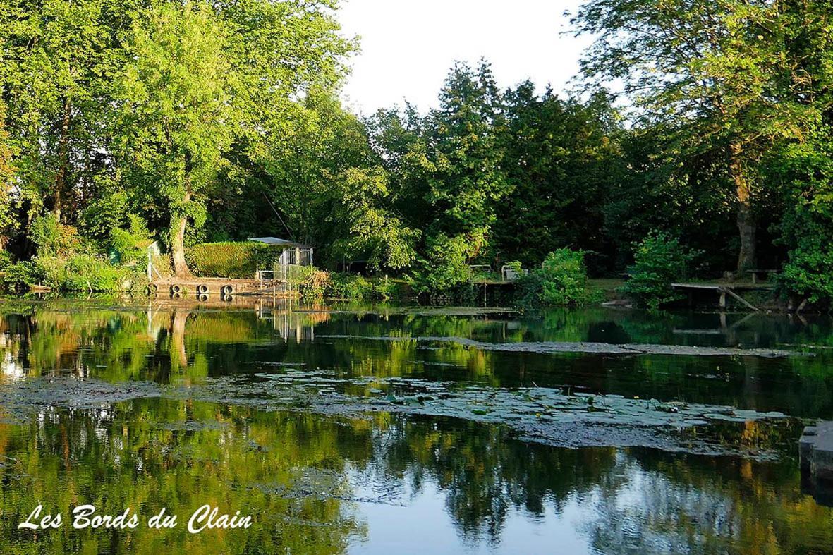 Appartamento Les Jardins Du Clain Poitiers Esterno foto