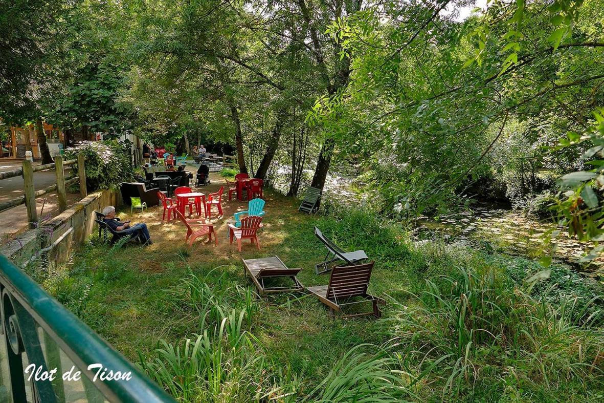Appartamento Les Jardins Du Clain Poitiers Esterno foto