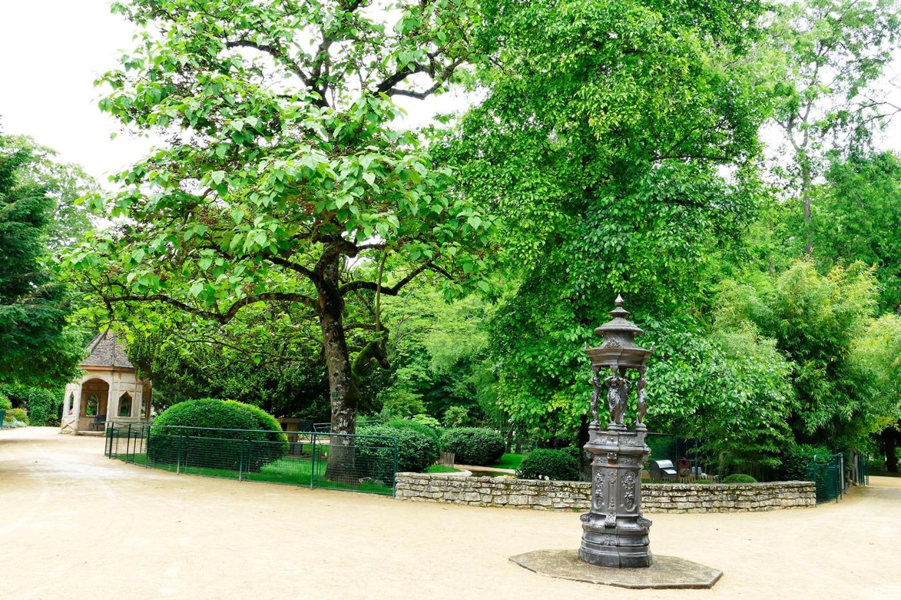Appartamento Les Jardins Du Clain Poitiers Esterno foto